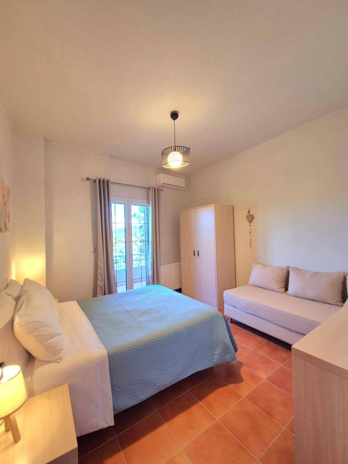 J&B Countryside Life Apartment Agios Matthaios  Exterior photo